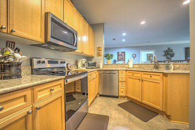 NEW LISTING Beautiful Condo on the 9th Hole with Great Views