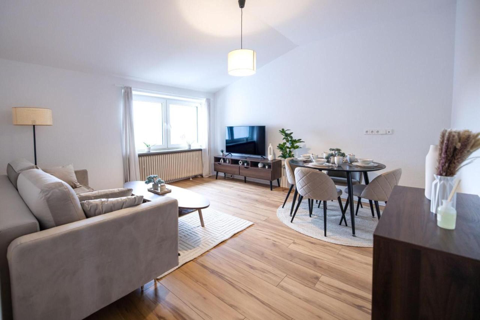 Apartment, 2 Queen Beds | Living area