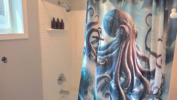 Towels, soap, shampoo, toilet paper