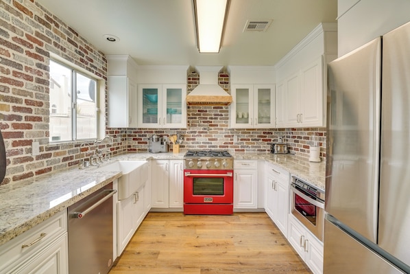 Refrigerador, microondas, parrilla de estufa y lavavajillas