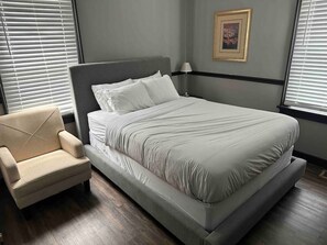4 bedrooms, desk, iron/ironing board, travel cot