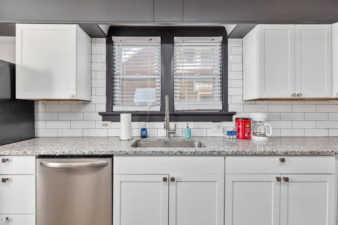 Kylskåp, mikrovågsugn, ugn och spishäll