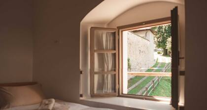 PODSREDA CASTLE APP 1 EMIN