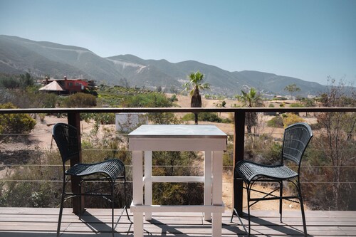 Viña Calabria Alondra Queen Chalet with Veranda