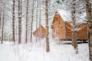 Front of property - Chalets Huttopia White Mountains (Conway)