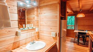 Deluxe Chalet, 2 Bedrooms | Bathroom | Shower, free toiletries, towels, soap