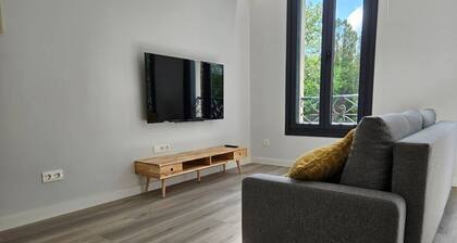 1A105 Beautiful Apartment in an Exclusive Neighborhood by R2R