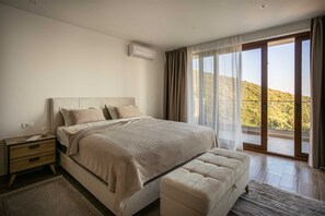 4 bedrooms, free WiFi, bed sheets - Villa Beta with Pool (Budva)