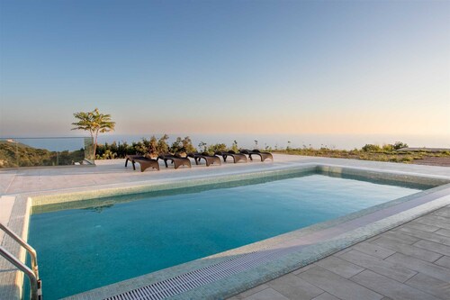 Villa Delta with Pool