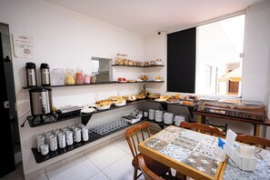 Desayuno buffet incluido todos los días 
