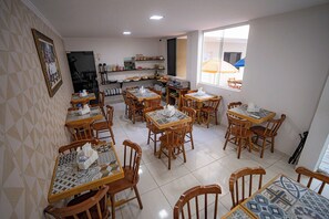 Free daily buffet breakfast  - Pousada Villa Costeira (Maragogi)