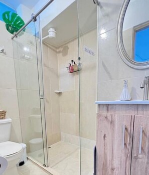 Handtücher, Seife, Toilettenpapier