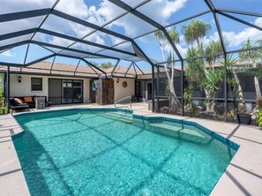 Et oppvarmet basseng