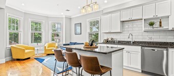 Modern home-like 3BR2BA Retreat/Minutes to T