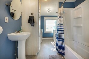 Towels - Downtown Russells Point Cottage Near Indian Lake! (Russells Point)