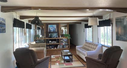 Nice updated mobile home minutes from Glacier National Park