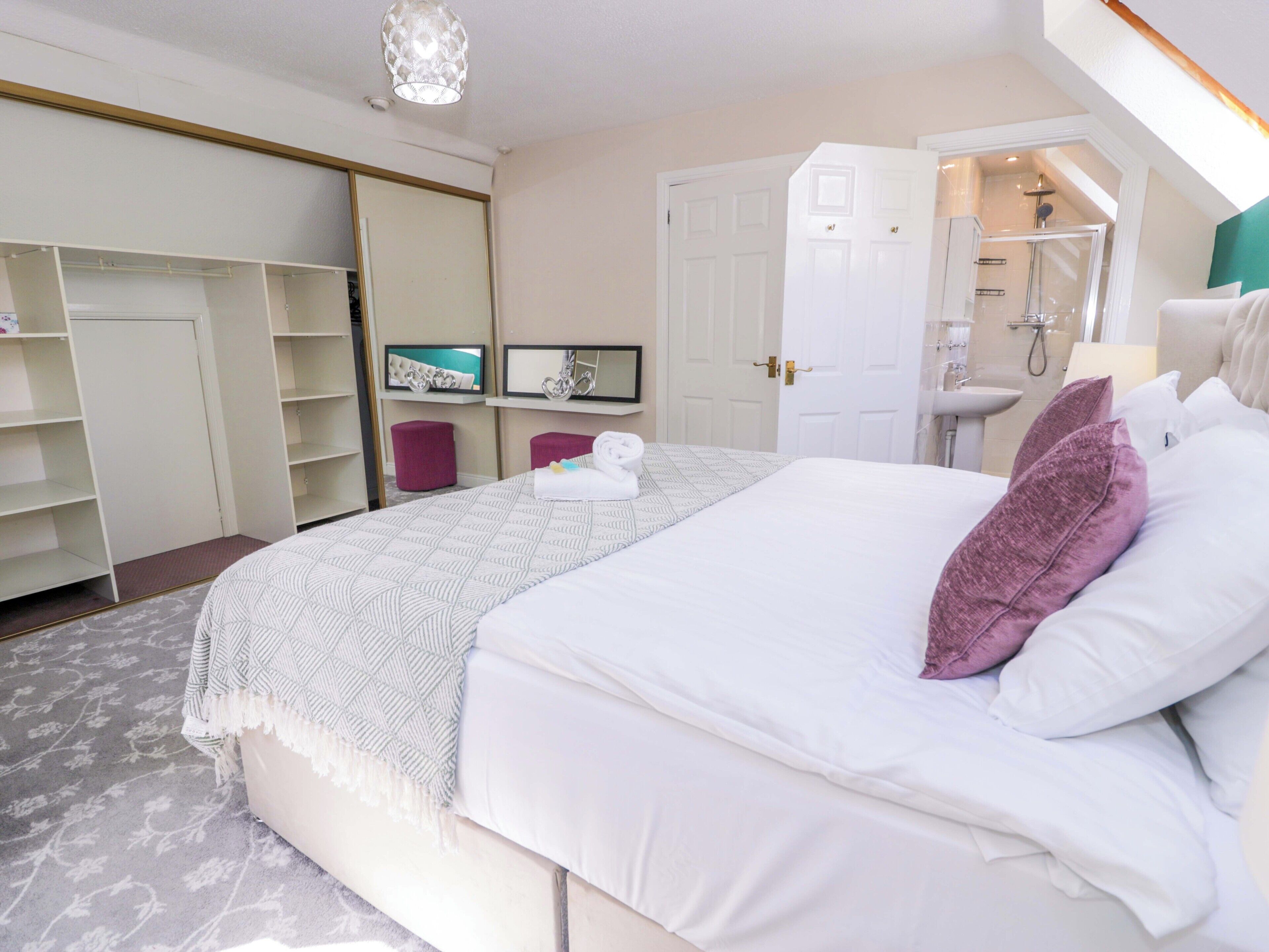 Cottage | 4 bedrooms, individually decorated, individually furnished