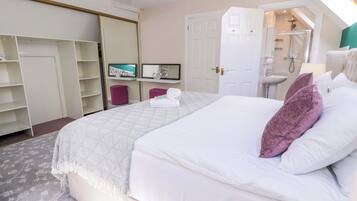 Cottage | 4 bedrooms, individually decorated, individually furnished