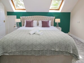 Cottage | 4 bedrooms, individually decorated, individually furnished - Woodlands Retreat (Ruthin)