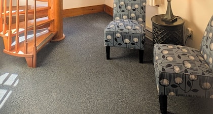 3Bedroom2Bath CarriageHouse Pet Friendly