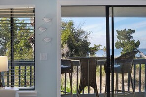 公寓客房, 1 張加大雙人床和 1 張沙發床 (Sun N Fun) | 露  台/庭院