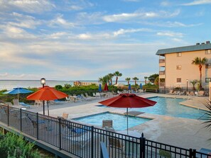 公寓客房, 1 張加大雙人床和 1 張沙發床 (Sun N Fun) | 游泳池 | 溫水游泳池