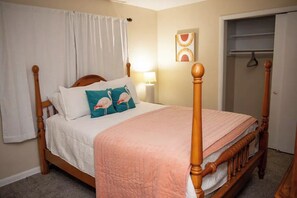 3 bedrooms, desk, iron/ironing board, travel cot