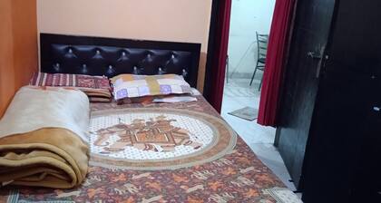 2bhk Appartment for 5
2 Bedroom
2 Bathroom
hall & Kitchen
individual Property