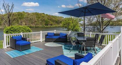 Lake Front Oasis: 3 bedroom + 2 bathroom cottage with fishing dock on Lake Logan