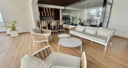 Elegant & Luxurious 5th Floor 1 Bedroom Apartment