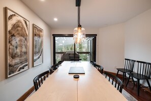 Dining - Mountain views | Free parking | BBQ | AC (Whistler)