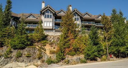 Mountain views | Free parking | BBQ | AC