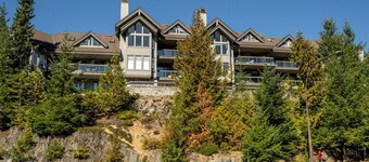 Mountain views | Free parking | BBQ | AC