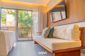 標準雙人房 | 起居區 | 42-吋 LCD 液晶電視，提供有線頻道