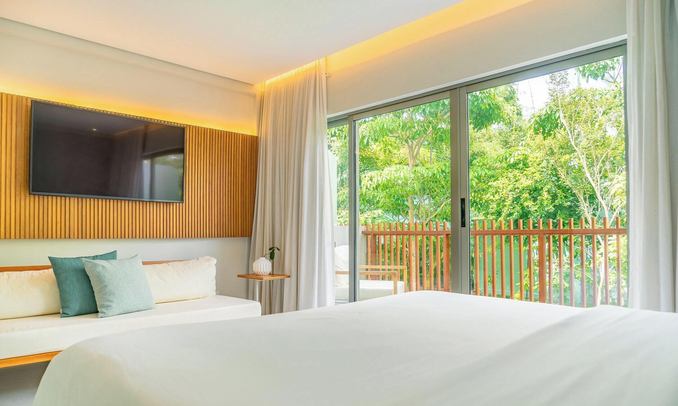 Kamar Double Premier | Seprai premium, minibar, ruang kerja ramah laptop, dan Wi-Fi gratis