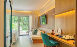 Deluxe Double Room | Premium bedding, minibar, laptop workspace, free WiFi