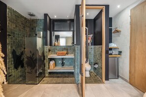 Suite Deluxe | 1 dormitorio, ropa de cama de alta calidad, colchones viscoelásticos