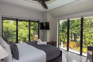 4 bedrooms, iron/ironing board, WiFi
