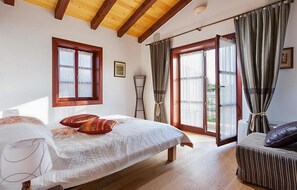 3 chambres, lit parapluie, Wi-Fi gratuit, draps fournis