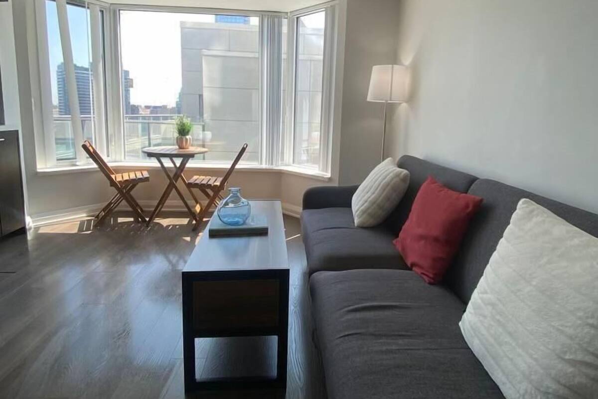 Basic Apartment | Living area