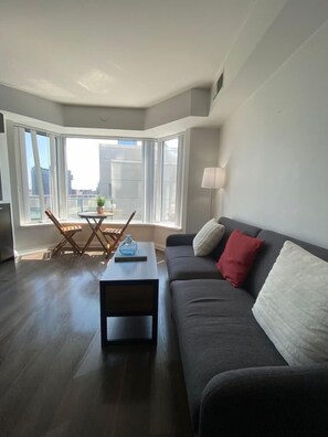 Basic Apartment | Living area - Yorkville Ave Apartment (Toronto)