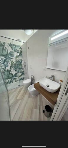 Delightful one-bedroom apartment in the heart of the historic Gaetano center. A stone's throw from the sea
