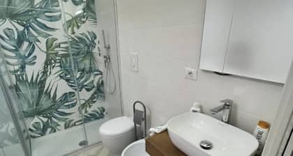 Delightful one-bedroom apartment in the heart of the historic Gaetano center. A stone's throw from the sea