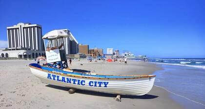 AMAZING! 5BR Luxury beach house, steps to Casinos, beach,Boardwalk, Pet Friendly