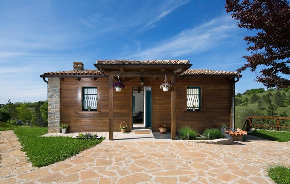 Exterior detail - Pet friendly home in Trviz with WiFi (Trviz)