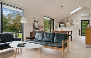 Living area - 3 bedroom stunning home in Grenaa (Grenaa)
