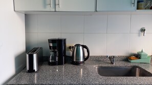 雪櫃、微波爐、焗爐、咖啡機/沖茶器