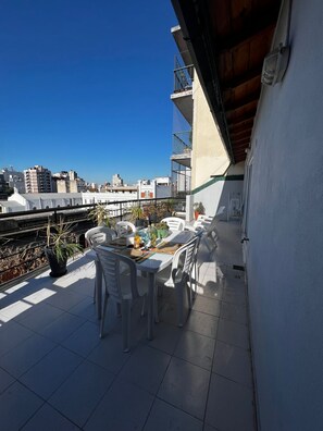 Outdoor dining - 2 Amb, con Rooftop y Parrilla Propia (Buenos Aires)