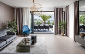 TV, fireplace - Beach front home in Privlaka (Privlaka)