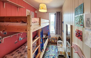 4 Schlafzimmer, Reisekinderbett, kostenloses WLAN